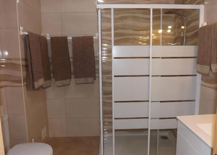 Sunny Poolview 아파트